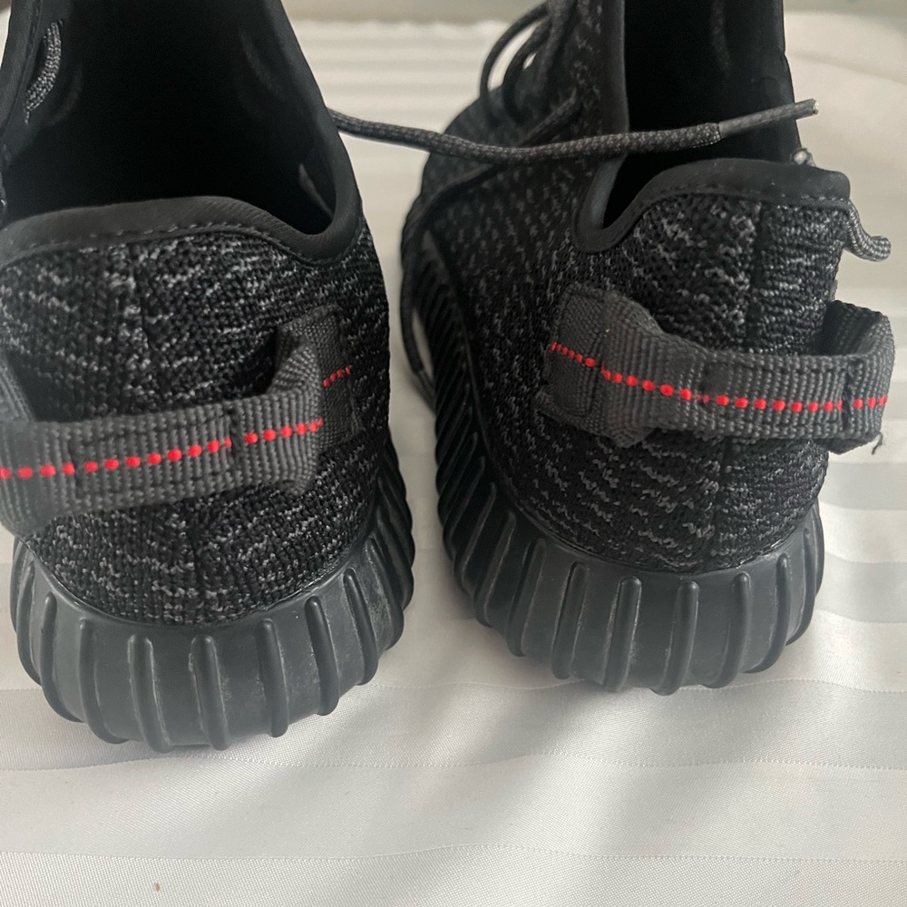 YEEZY BOOST 350 'PIRATE BLACK' 2023 - Men’s 11 - Picture 4 of 8